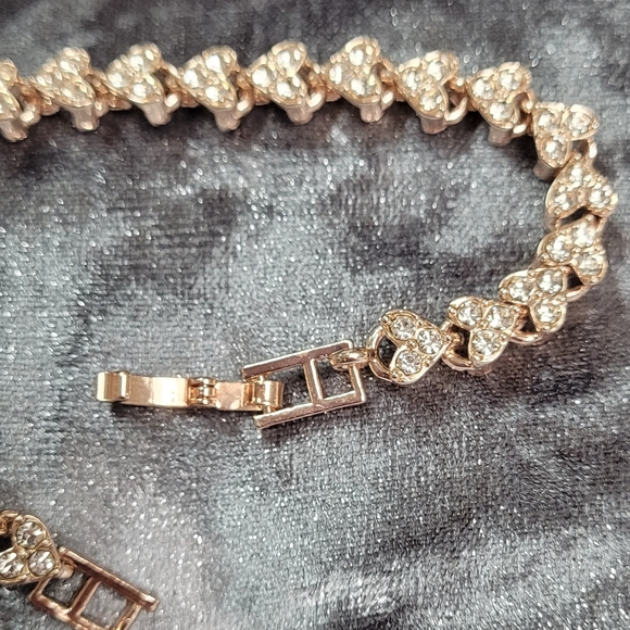 Rose Gold Heart Shaped  Bracelet - Picture 8 of 8